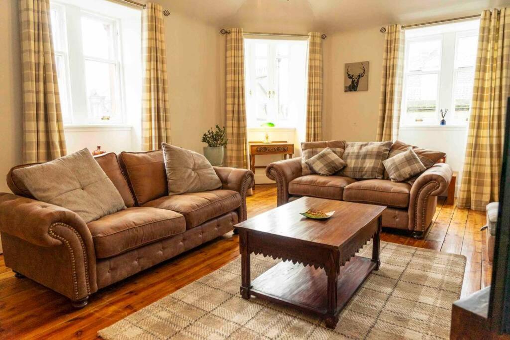 Spacious City Centre Apartment Full Of Character Інвернесс Екстер'єр фото