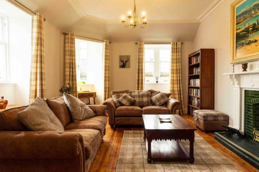 Spacious City Centre Apartment Full Of Character Інвернесс Екстер'єр фото