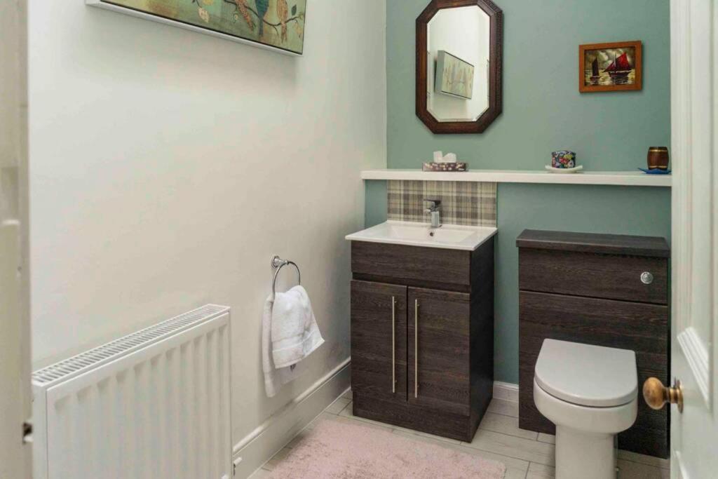Spacious City Centre Apartment Full Of Character Інвернесс Екстер'єр фото
